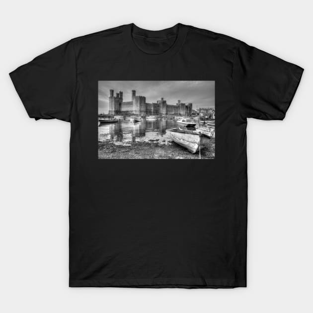 Caernarfon Castle, Wales, UK Black And White T-Shirt by tommysphotos